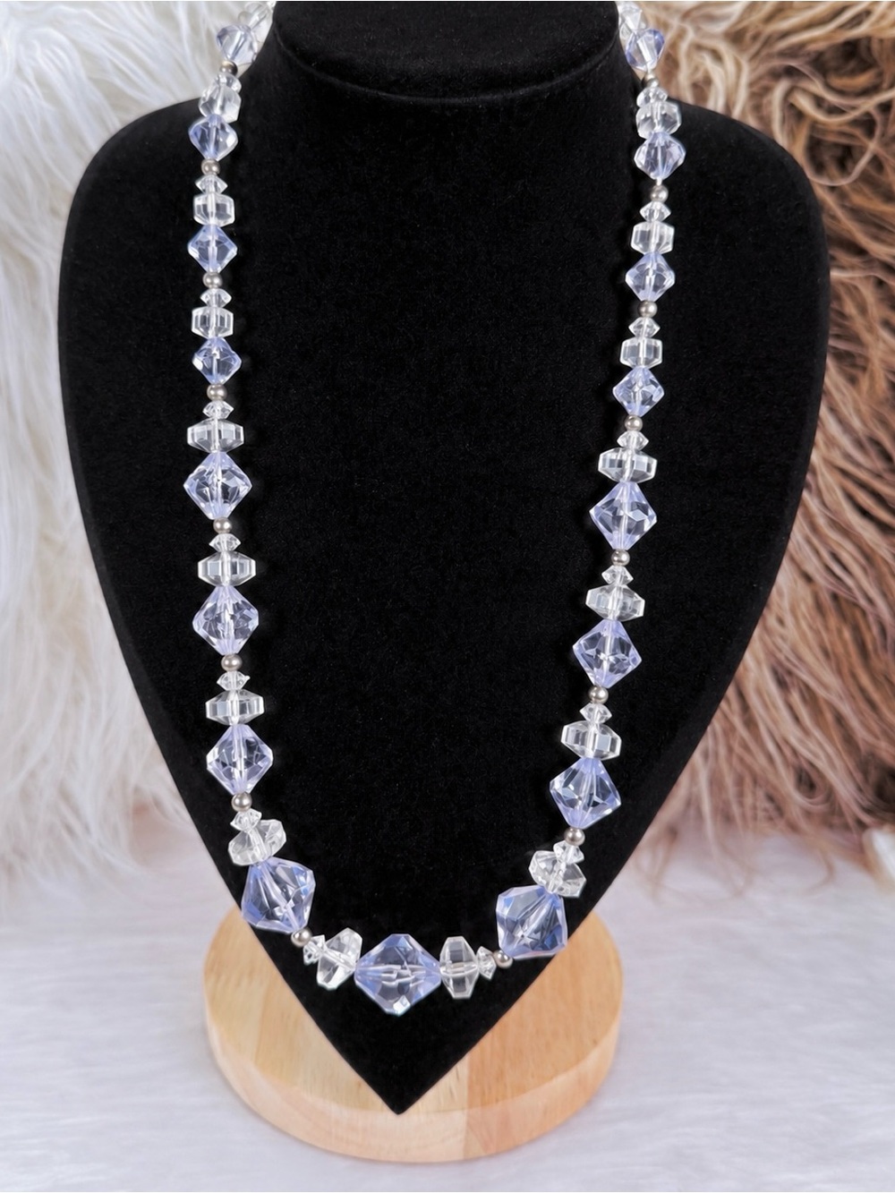 Vintage light weight purple clear beaded necklace